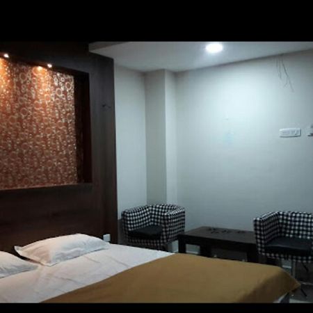 Hotel Gowri Sankar Ambāsamudram Dış mekan fotoğraf