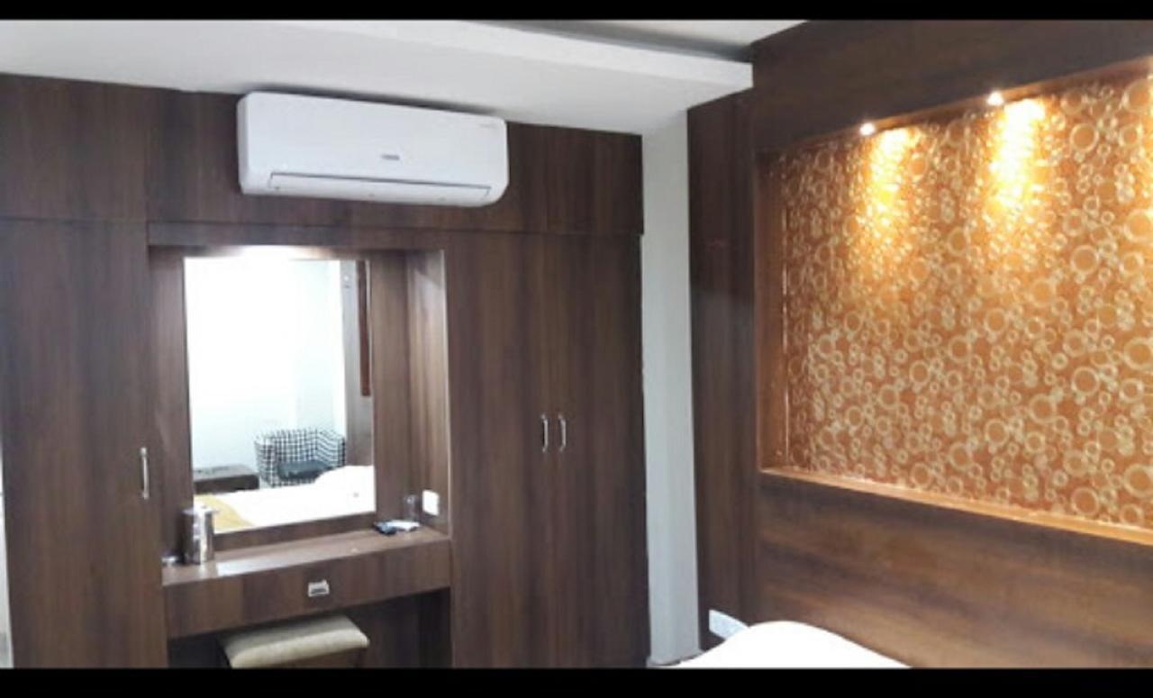 Hotel Gowri Sankar Ambāsamudram Dış mekan fotoğraf