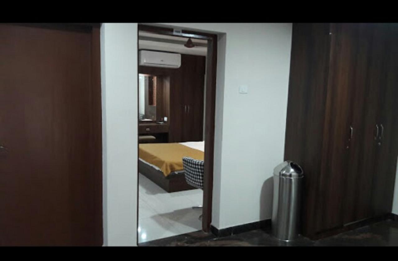 Hotel Gowri Sankar Ambāsamudram Dış mekan fotoğraf
