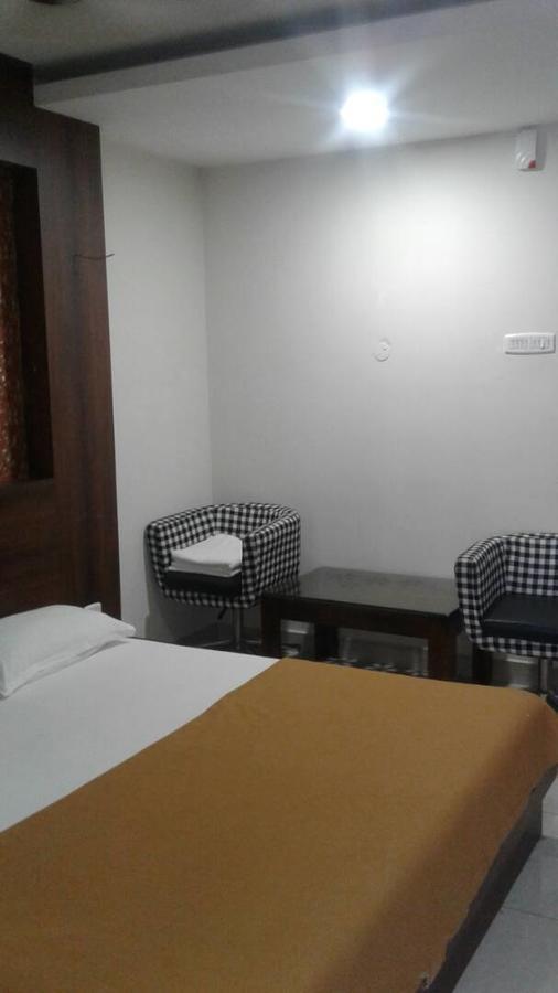 Hotel Gowri Sankar Ambāsamudram Dış mekan fotoğraf