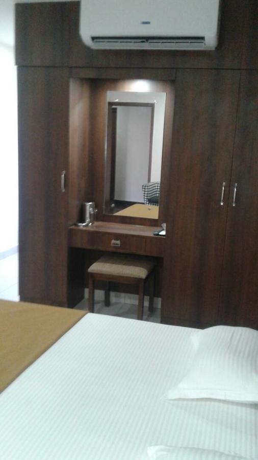 Hotel Gowri Sankar Ambāsamudram Dış mekan fotoğraf